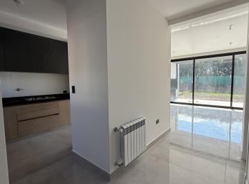 Casa · 150m² · 4 Ambientes · 2 Cocheras · Duplex 3 Dorm. en Siete Soles