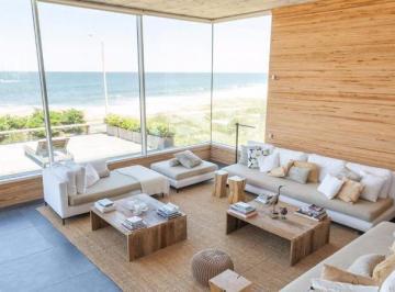 Casa · 330m² · 7 Ambientes · 2 Cocheras · Primera Linea en El Chorro