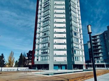 Departamento · 5 Ambientes · Semipiso en Venta - Gral Roca