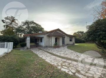 Quinta vacacional · 350m² · 7 Ambientes · 2 Cocheras · Quinta con Pileta Francisco Álvarez