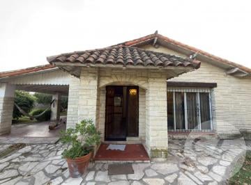 Quinta vacacional · 350m² · 7 Ambientes · 2 Cocheras · Quinta con Pileta Francisco Álvarez