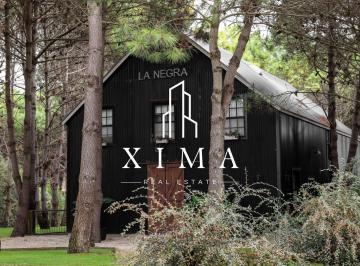 Casa · 220m² · 5 Ambientes · 1 Cochera · Casa en Venta en La Herradura