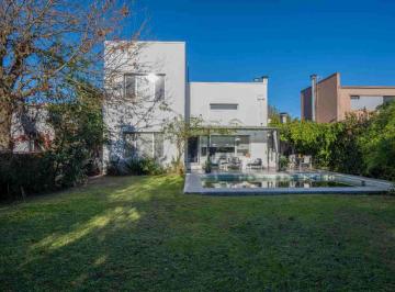 Casa · 200m² · 5 Ambientes · Casa en Venta en City Bell