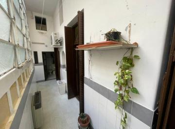 Departamento de 3 ambientes, Monserrat · Venta 3 Amb y Medio con Entrepiso Muy Buen Estado, Antiguo en Monserrat