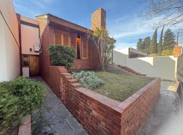 Casa · 158m² · 4 Ambientes · 1 Cochera · Venta Casa 4 Amb Merlo con Parque Apto Credito
