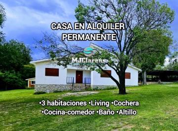 Casa · 97m² · 4 Ambientes · 1 Cochera · Casa en Alquiler Permanente de 3 Dorm. - Los Hornillos