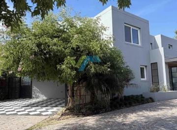 Casa de 6 ambientes, Escobar · Casa en Venta en El Cantón Islas, El Cantón, Escobar