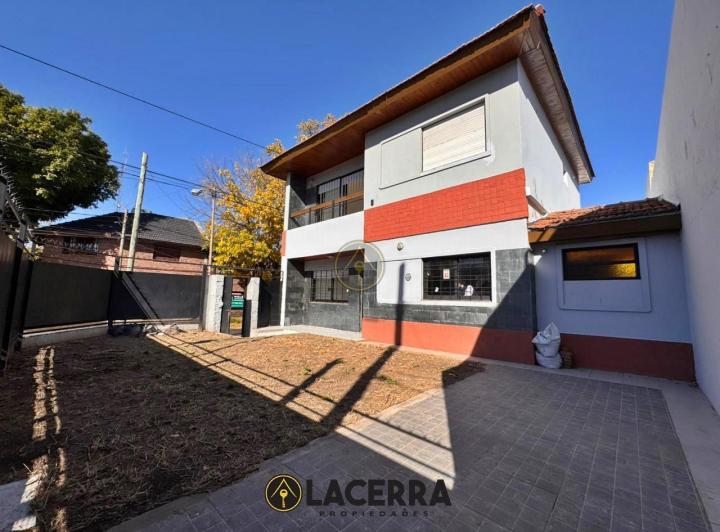 Casa · 128m² · 4 Ambientes · 1 Cochera