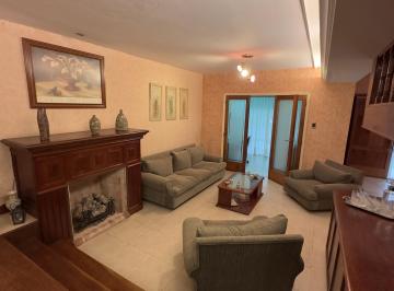 Casa · 350m² · 5 Ambientes · 1 Cochera · Casa en Chauvin