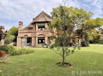 Casa · 420m² · 13 Ambientes · 2 Cocheras · Casa en Venta en Las Lomas de San Isidro
