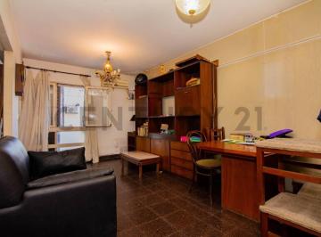 Departamento · 56m² · 3 Ambientes · Venta Departamento de 2 Dorm. con Balcón Al Frente en Lourdes, Rosario