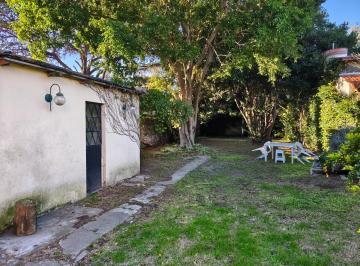 Casa · 101m² · 3 Ambientes · 2 Cocheras · Venta de Casa 3 Ambientes con Gran Terreno