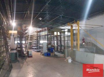 Bodega-Galpón · 328m² · 1 Cochera · Venta Depósito con Entrepiso en Barracas