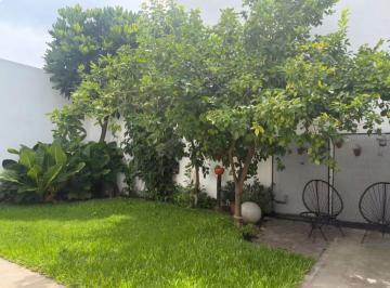 Casa de 4 ambientes, Vicente López · Divina E Impecable Casa en Alquiler por un Año, Toda Amoblada en Olivos.