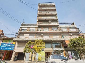Departamento · 80m² · 4 Ambientes · Departamento en Castelar de 4 Amb. Amplos con Balcon Excelente Ubicacion