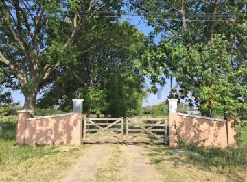 Campo · 400m² · 6 Ambientes · 3 Cocheras · Campo en Venta con Estancia, La Plata
