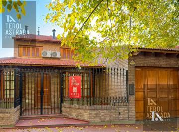 Casa · 292m² · 5 Ambientes · 1 Cochera · Casa - Venta - 4 Dorm - Cuarta Sección - Ciudad - Mendoza