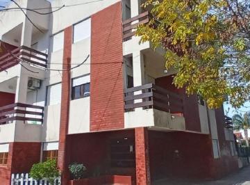 Departamento de 2 ambientes, Santa Teresita · Departamento Al Frente con Balcon