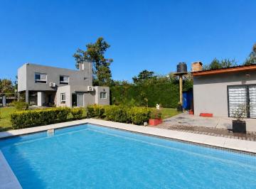 Quinta vacacional · 170m² · 3 Dormitorios · 2 Cocheras · Casa Quinta 4 Amb Venta El Pato Quincho Pileta