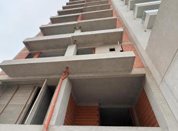 Departamento · 90m² · 4 Ambientes · Venta Piso Completo Cuatro Ambientes, Lanús.