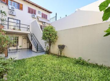 PH · 219m² · 4 Ambientes · 3 Cocheras · Venta PH Tipo Casa de 4 Amb - Patio con Parrilla - Garage - Playroom