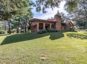 Casa · 300m² · 6 Ambientes · 3 Cocheras · Venta Casa + Chalet en Sta Rosa de Calamuchita Cba