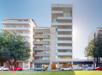 Departamento · 141m² · 5 Ambientes · 1 Cochera · Piso de Categoria en Venta en La Plata