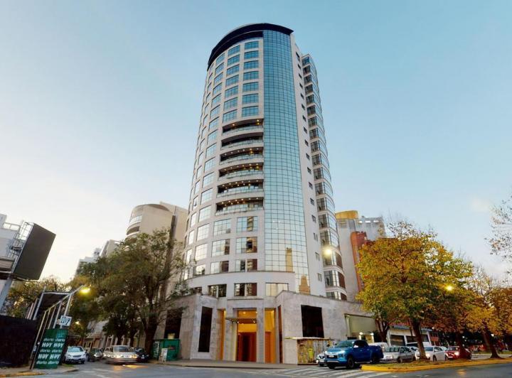 Departamento · 558m² · 8 Ambientes · 3 Cocheras