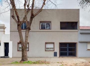 Casa · 180m² · 6 Ambientes · 1 Cochera · Casa en Venta en La Plata