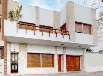 Casa · 150m² · 6 Ambientes · 2 Cocheras · Casa en Venta en La Plata