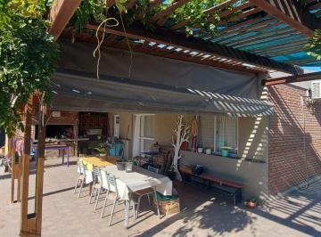Casa · 101m² · 3 Ambientes · 2 Cocheras · Venta Casa 2 Dorm. Patio Punta Chacra Roldán