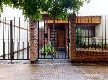 Casa · 221m² · 7 Ambientes · 1 Cochera · Casa en Venta en La Plata