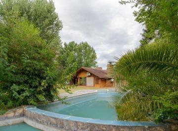 Casa · 473m² · 4 Ambientes · 1 Cochera · Casa 4 Amb C/ Dep. y Pileta en Nautico Escobar