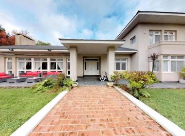 Casa · 430m² · 4 Ambientes · 1 Cochera · Casa en Venta en Villa Elisa