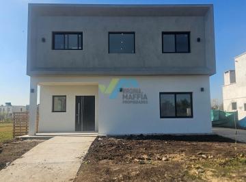 Casa · 170m² · 6 Ambientes · 3 Cocheras · Casa en Venta en Santa Elisa, Pilar del Este, Pilar