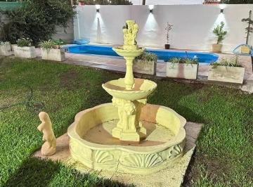 Casa · 153m² · 5 Ambientes · 3 Cocheras · Venta Casa 4 Ambientes con Pileta Trujui