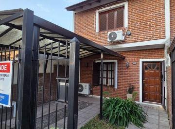 Casa · 88m² · 4 Ambientes · 1 Cochera · Casa PH Cochera y Jardin en Ciudad Evita