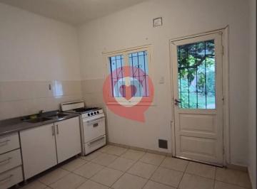 Casa · 100m² · 4 Ambientes · 1 Cochera · Casa en Alquiler. Elordi y Jujuy, Neuquén Capital