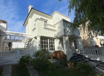 Casa de 3 ambientes, El Challao · Casa en Alquiler en Dalvian