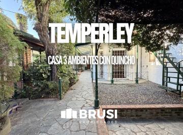 Casa · 145m² · 4 Ambientes · 2 Cocheras · Casa en Venta en Temperley - 3 Ambientes con Quincho
