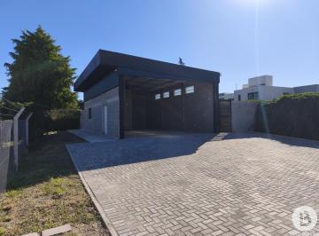 Local comercial · 86m² · 6 Cocheras · Local en Alquiler en Frente a Comarca de Allende
