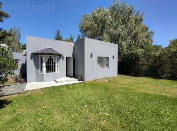 Casa · 84m² · 3 Ambientes · 1 Cochera · Venta. Casa 3 Ambientes. Lote de 760 m². Parque Sakura. Exaltación de La Cruz