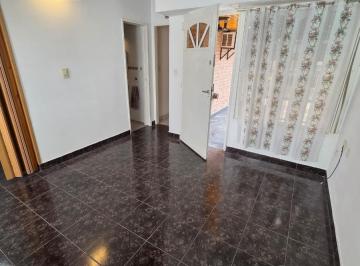 Casa · 57m² · 2 Ambientes · 1 Cochera · Casa 2 Ambientes en Alquiler en Carapachay