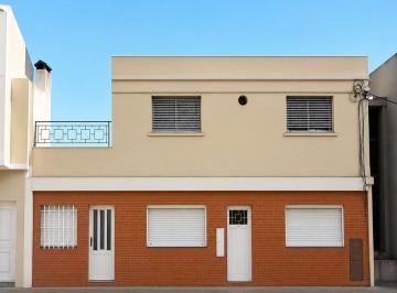 Casa · 79m² · 4 Ambientes · Venta Casa 2 Dorm. - Bº Constituyentes.