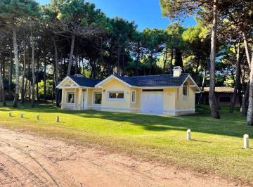 Casa · 145m² · 4 Ambientes · 1 Cochera · Casa en Venta en Pinamar Norte
