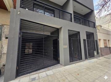 PH · 121m² · 4 Ambientes · 1 Cochera · PH Venta 4 Ambientes Patio/jardín + Parrilla + Cochera