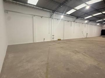 Bodega-Galpón · 260m² · Galpon en Alquiler Boulevar de Los Italianos 37 V. Dominico