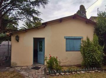 Casa · 80m² · 3 Ambientes · 1 Cochera · Venta Casa Sobre Lote de 10x24 en El Corazon de Paso del Rey Centro