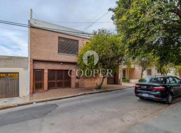 Casa de 5 ambientes, Córdoba · Casa + Depósito en Venta con 3 Dorm. en Altos de General Paz
