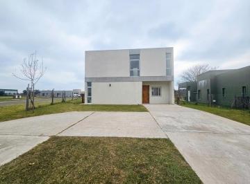 improve-output-1780351374410.jpeg · Casa en Alquiler, San Sebastian